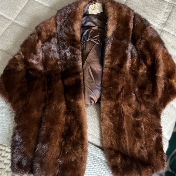 Vintage mink shrug w pockets - Picture 2 of 3
